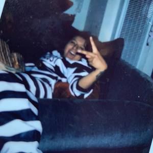 Meet your Posher, Lesly